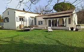Villa calme, grand jardin, jacuzzi, linge fourni